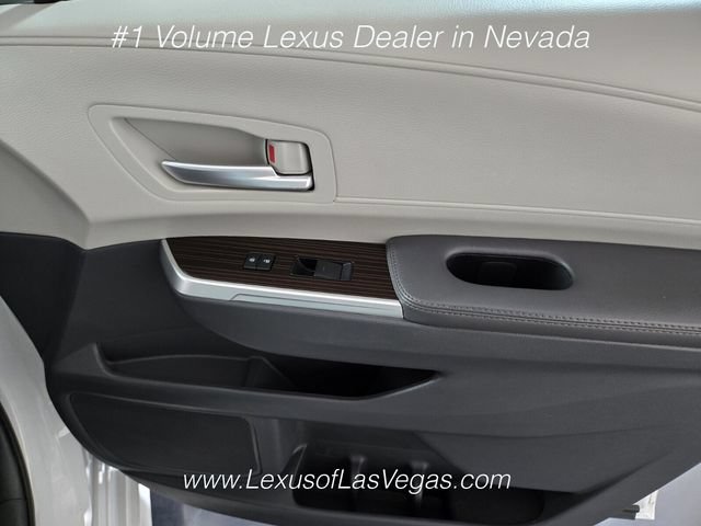 Used 2023 Toyota Sienna XLE FWD image 23