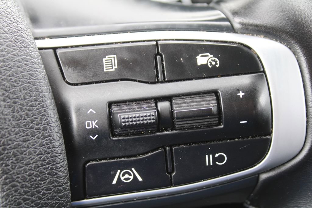 Used 2023 Kia Sportage EX image 30