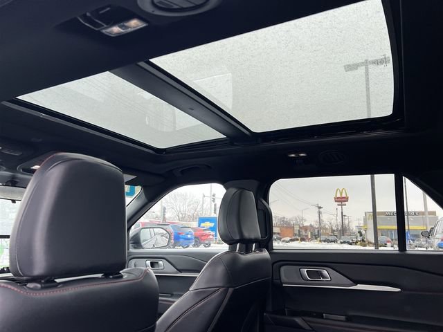 Used 2025 Ford Explorer ST-Line image 21