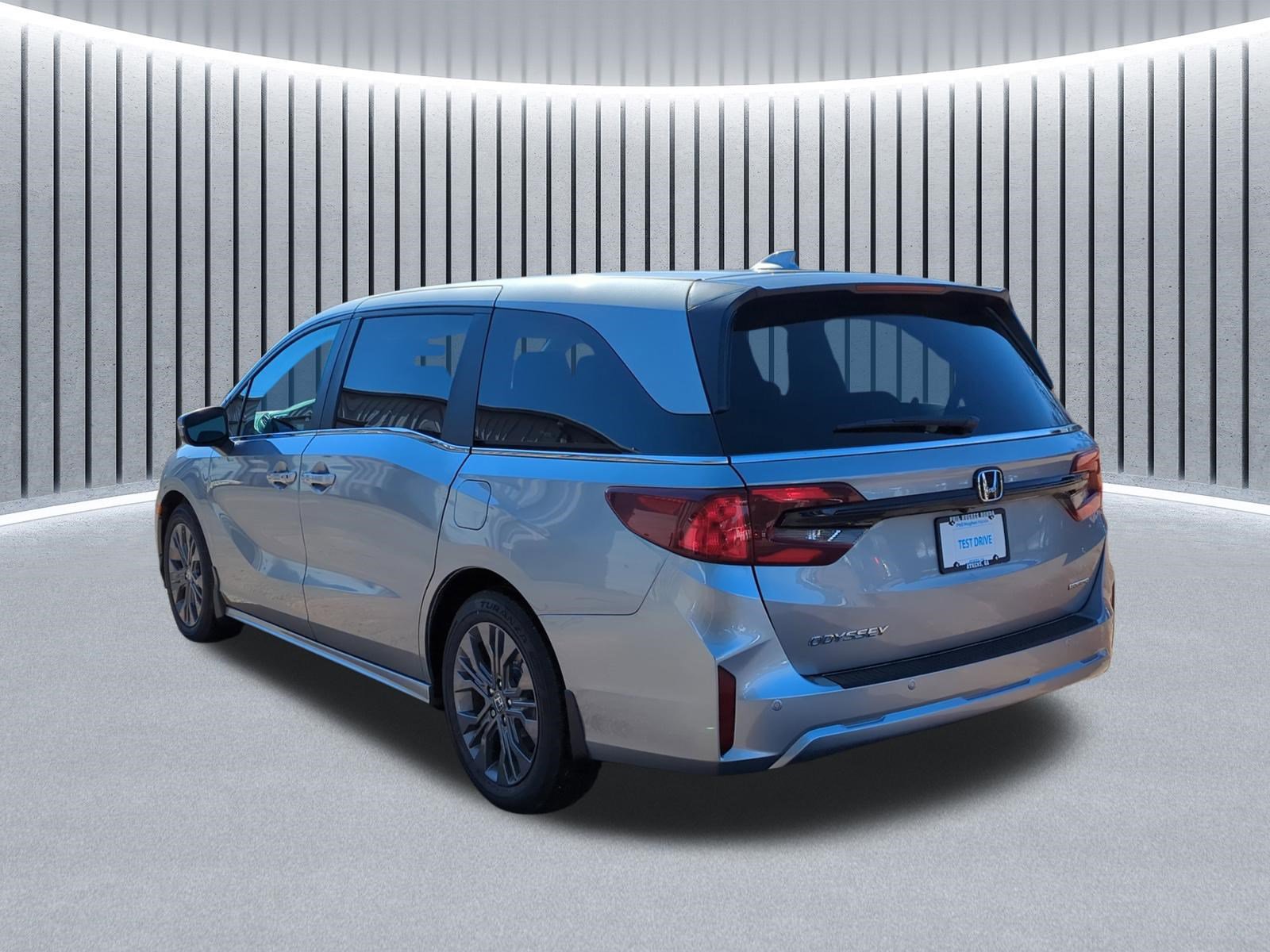 New 2026 Honda Odyssey Touring image 7
