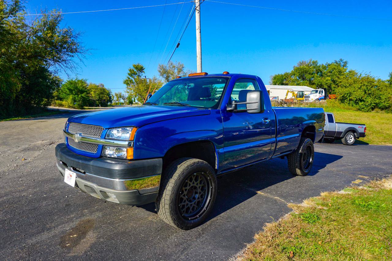 Used 2004 Chevrolet Silverado 2500 LS w/ Snow Plow Prep Package AWD/4WD image 11