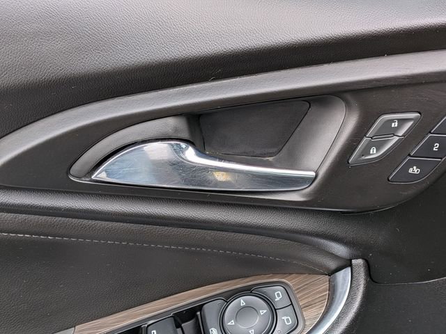 Used 2020 Chevrolet Malibu Premier image 13