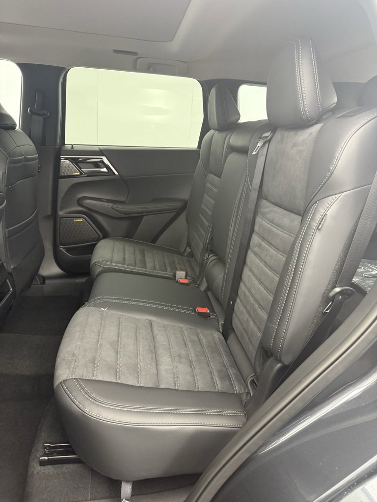 New 2025 Mitsubishi Outlander SEL image 27