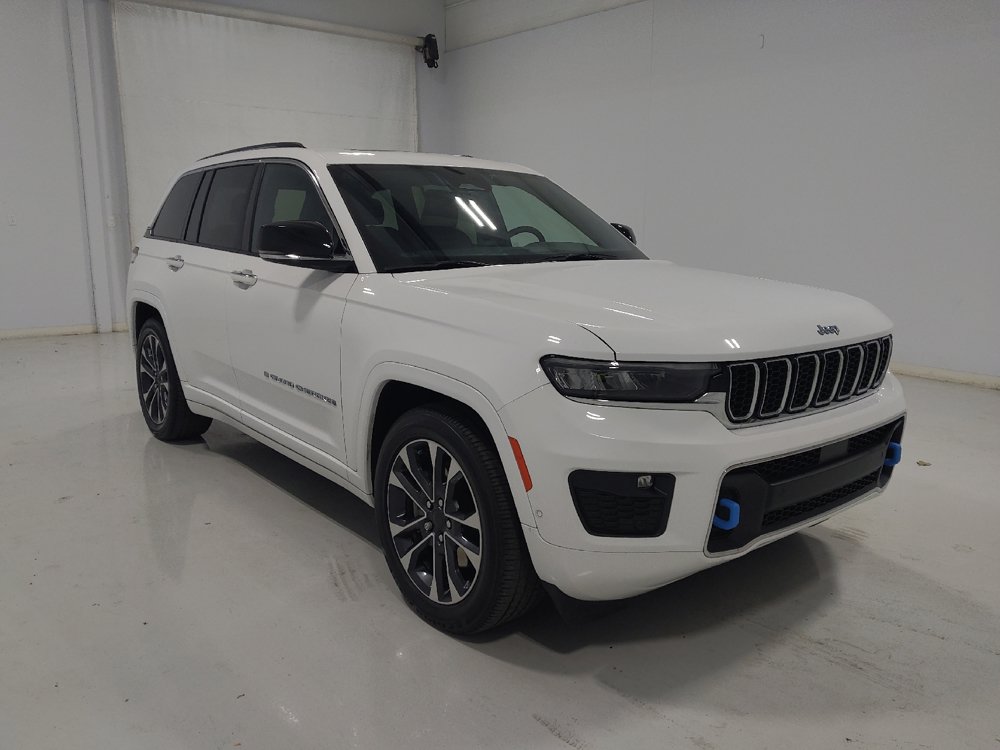 Used 2022 Jeep Grand Cherokee Overland w/ Luxury Tech Group IV AWD/4WD image 13