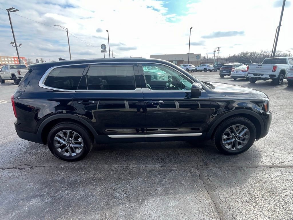 Used 2024 Kia Telluride LX image 7