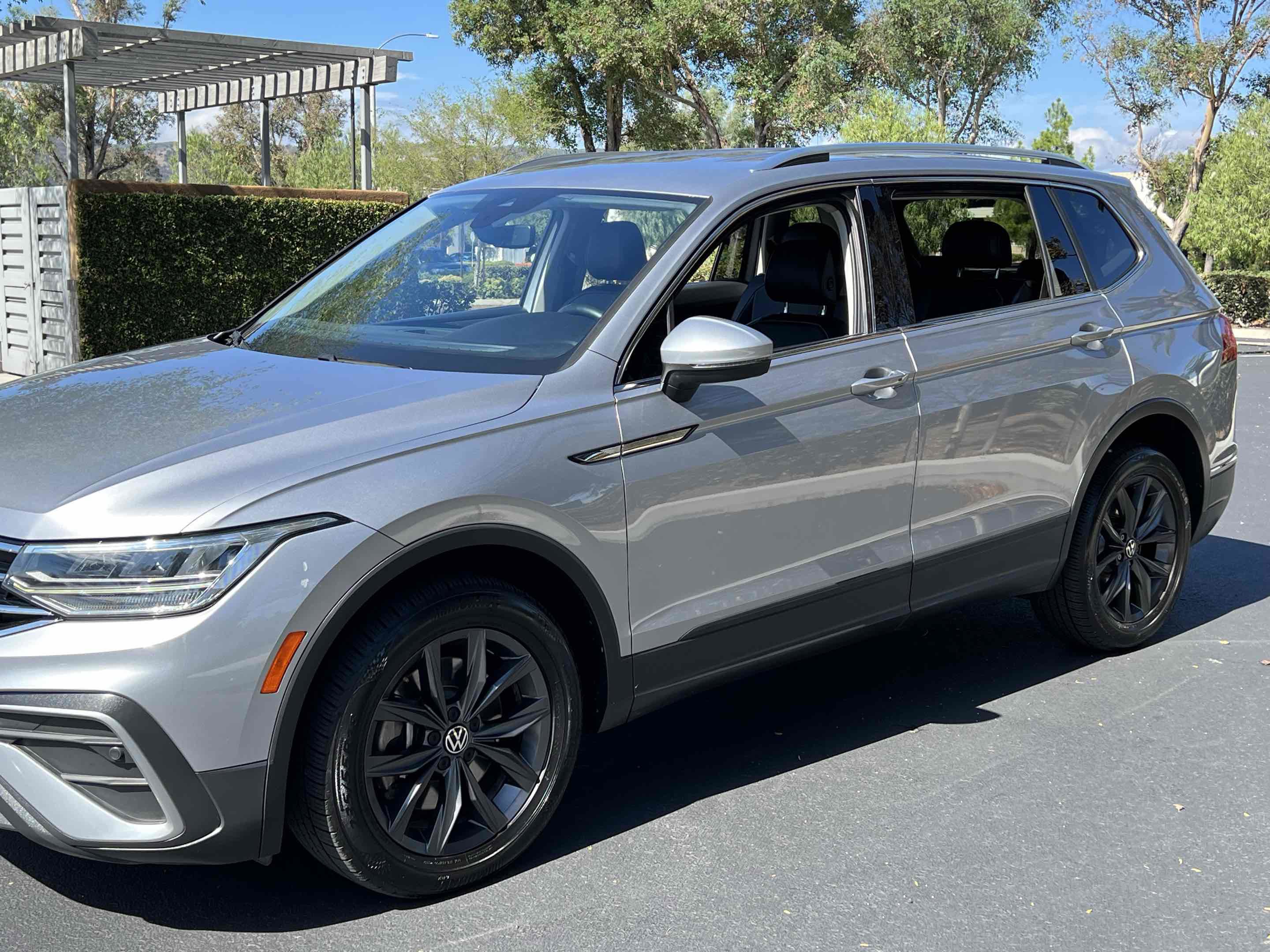 Used 2022 Volkswagen Tiguan SE image 56