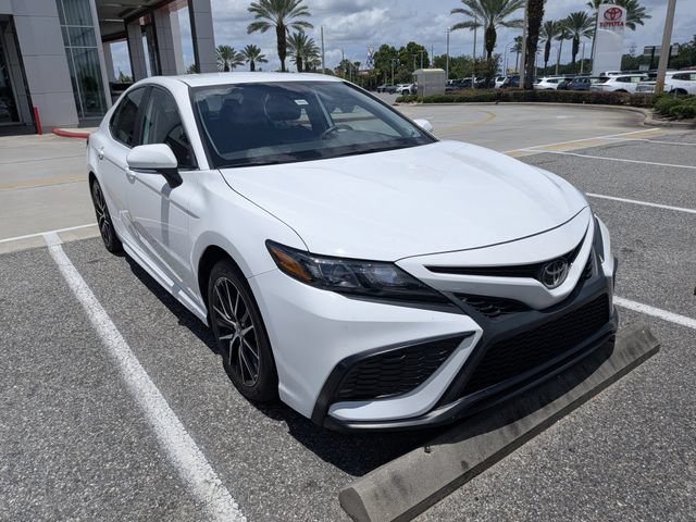 Certified 2024 Toyota Camry SE FWD image 1