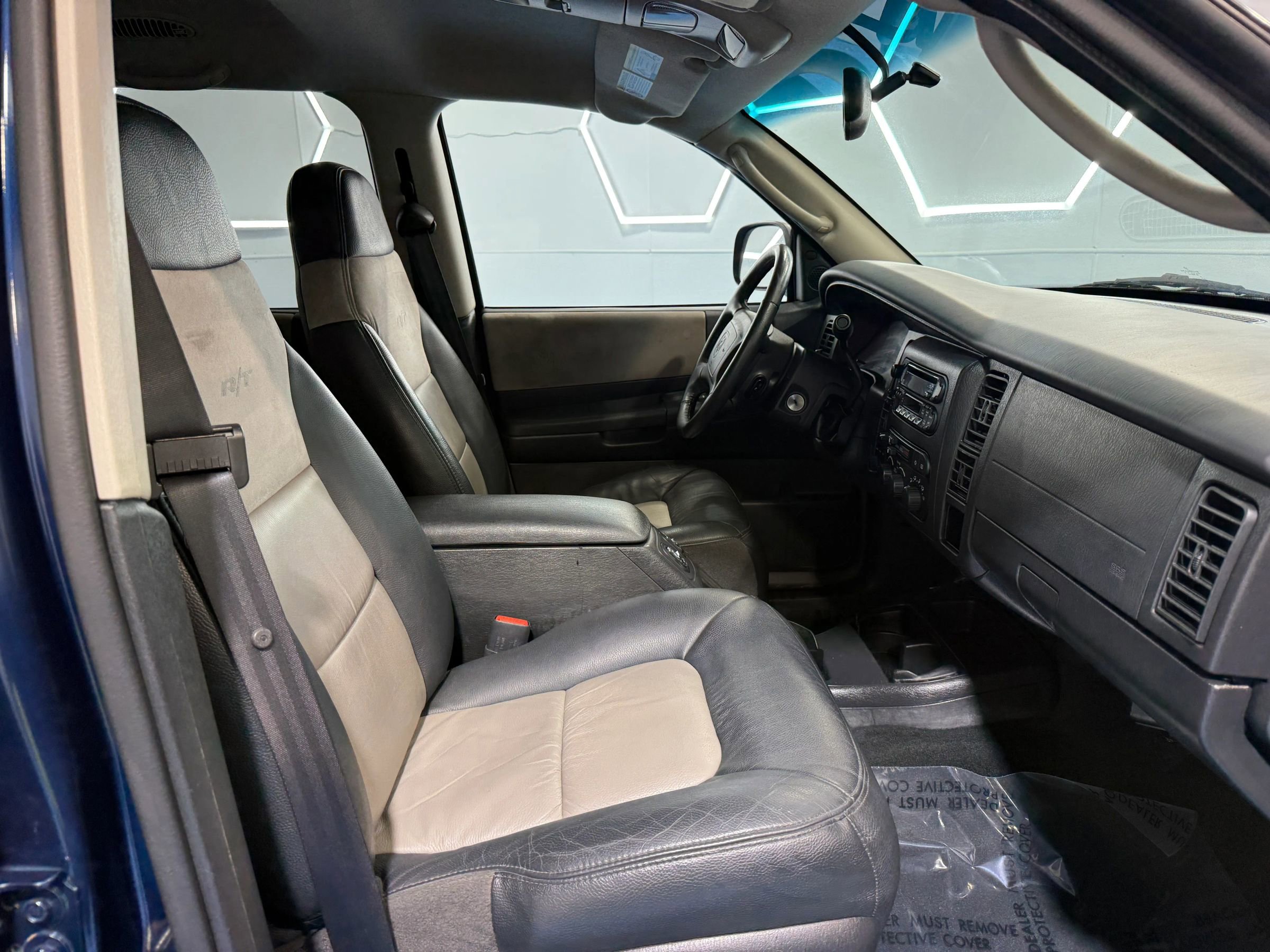 Used 2001 Dodge Durango R/T image 9