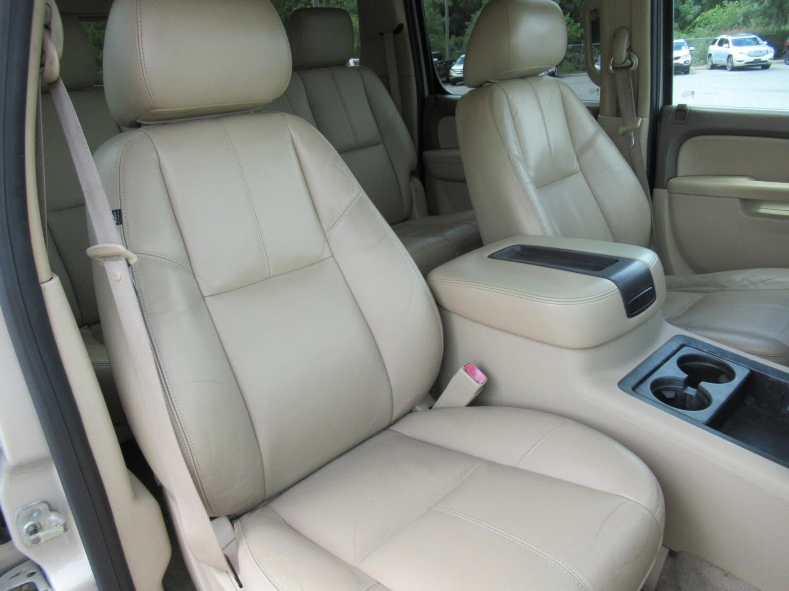 Used 2011 Chevrolet Suburban LT RWD image 9