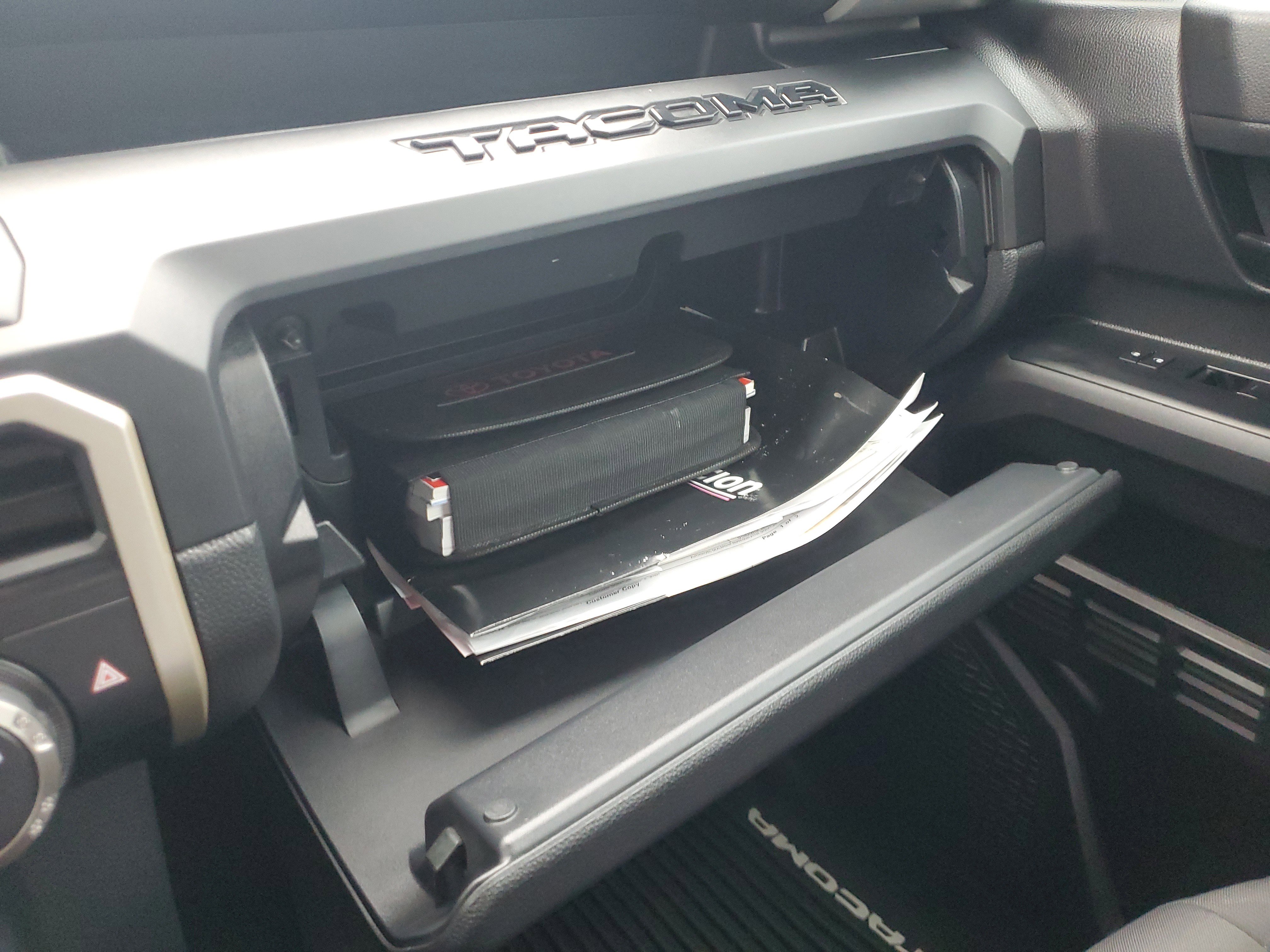 Used 2024 Toyota Tacoma SR image 29