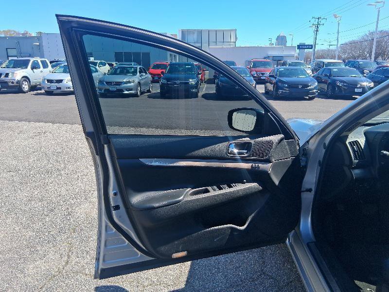 Used 2013 INFINITI G37 x w/ Premium Pkg AWD/4WD image 12