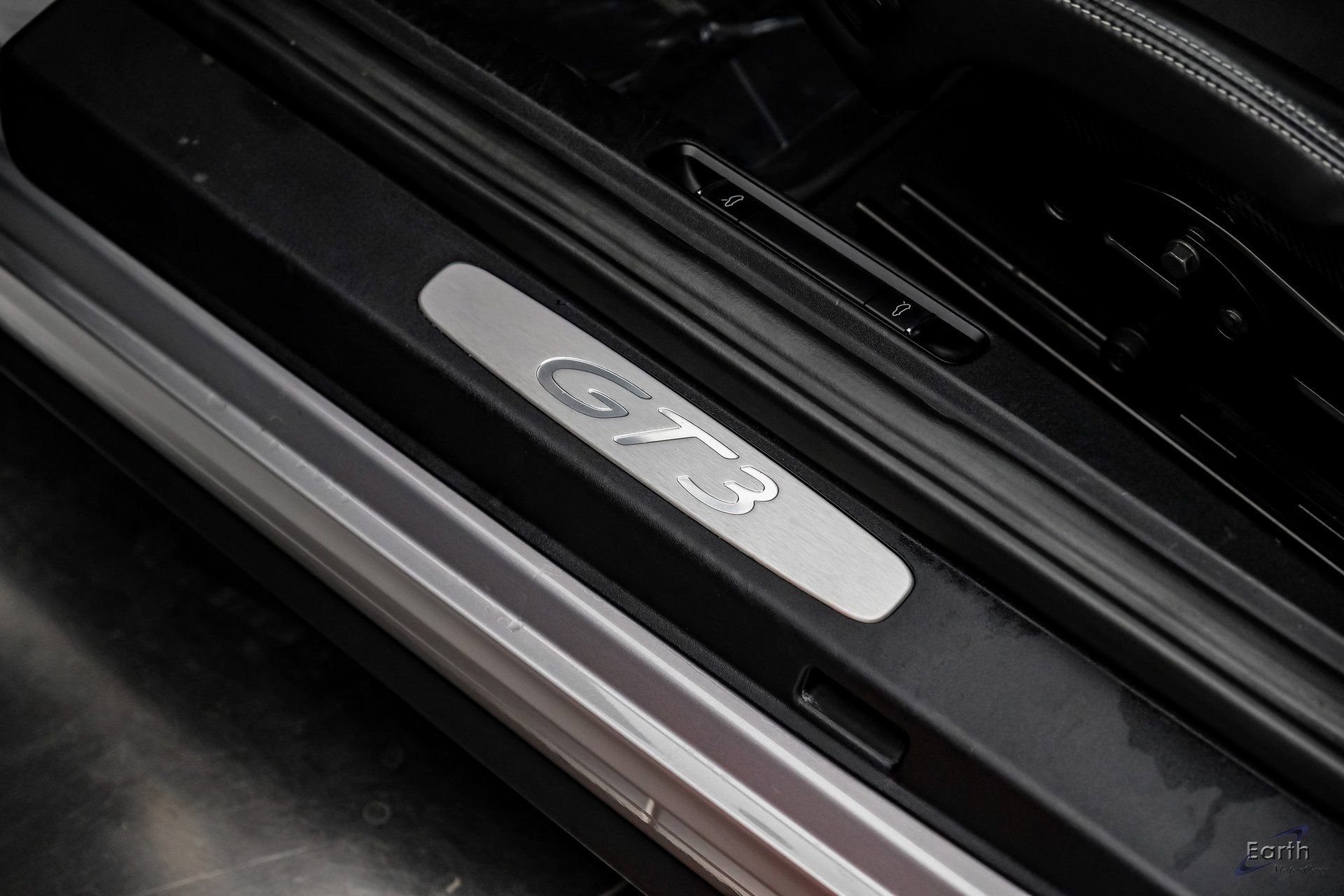 Used 2018 Porsche 911 GT3 w/ Sport Chrono Package image 40