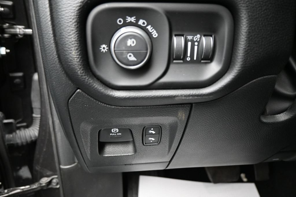Used 2026 RAM 1500 Laramie w/ Sport Appearance Package AWD/4WD image 12