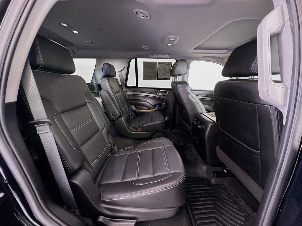 Used 2020 GMC Yukon Denali w/ Denali Premium Package image 30