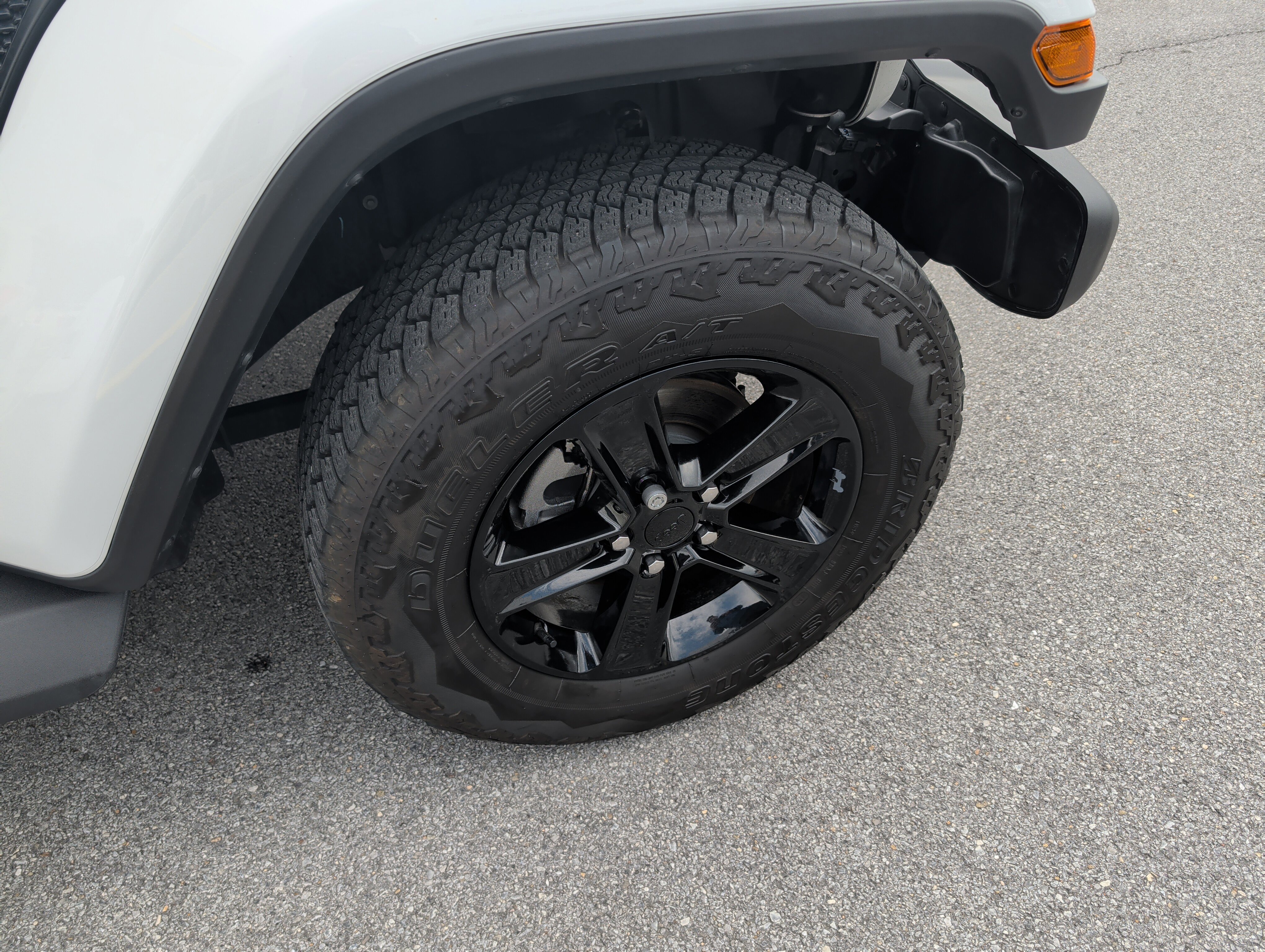 Used 2023 Jeep Wrangler Unlimited Sahara image 23