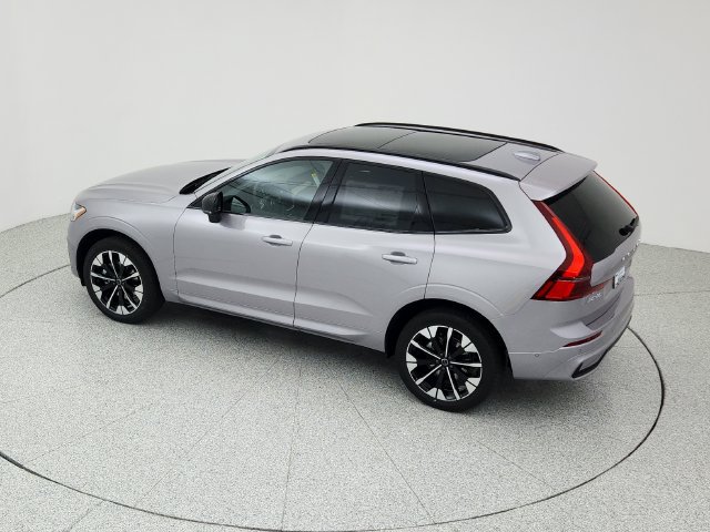 New 2026 Volvo XC60 B5 Plus w/ Climate Package AWD/4WD image 12