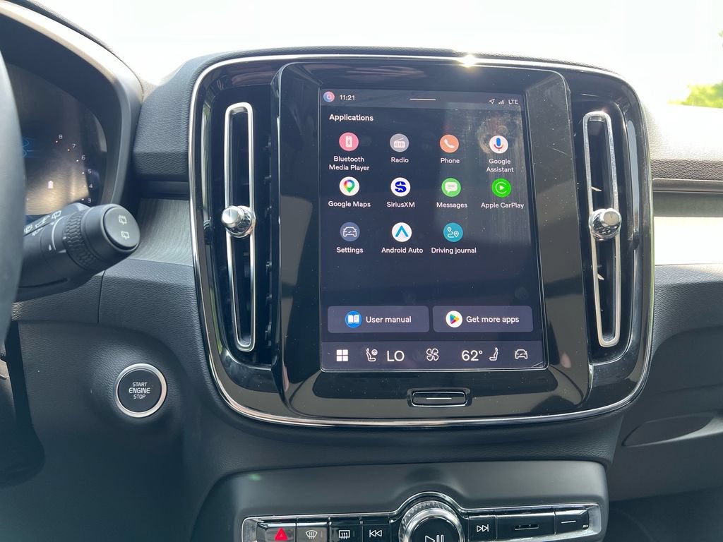 Certified 2025 Volvo XC40 B5 Core AWD/4WD image 16