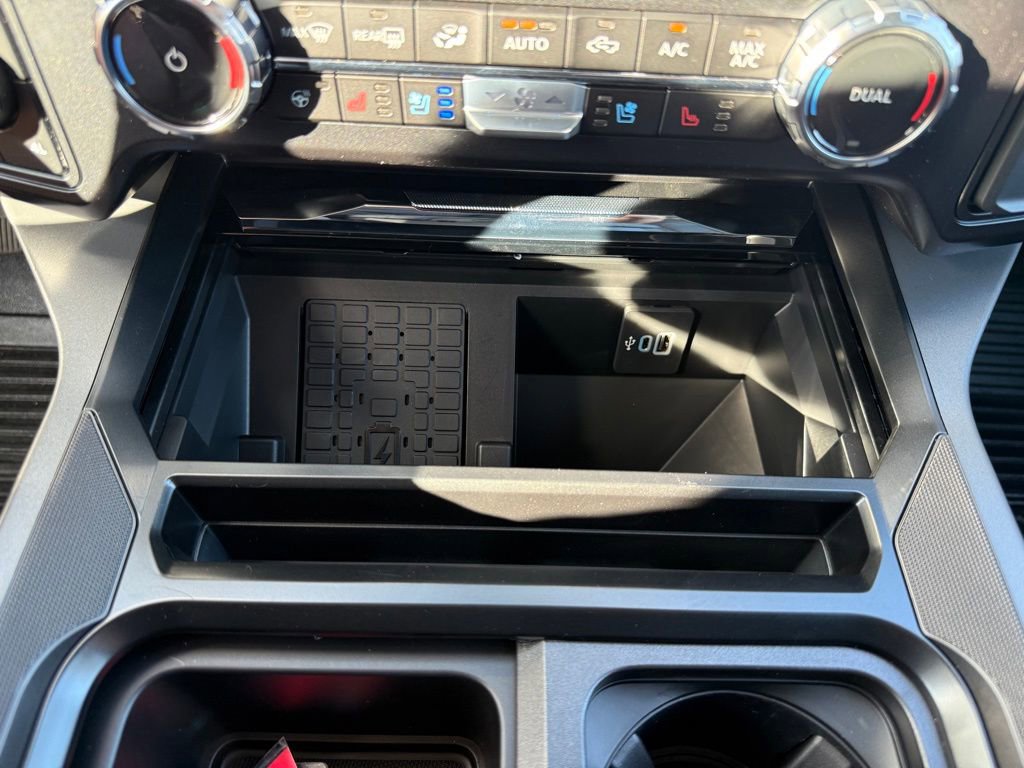 New 2026 Ford F350 Lariat w/ Black Appearance Package image 31