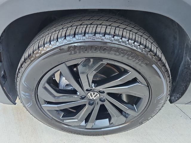 Used 2023 Volkswagen Atlas SE w/ Black Wheel Package image 10