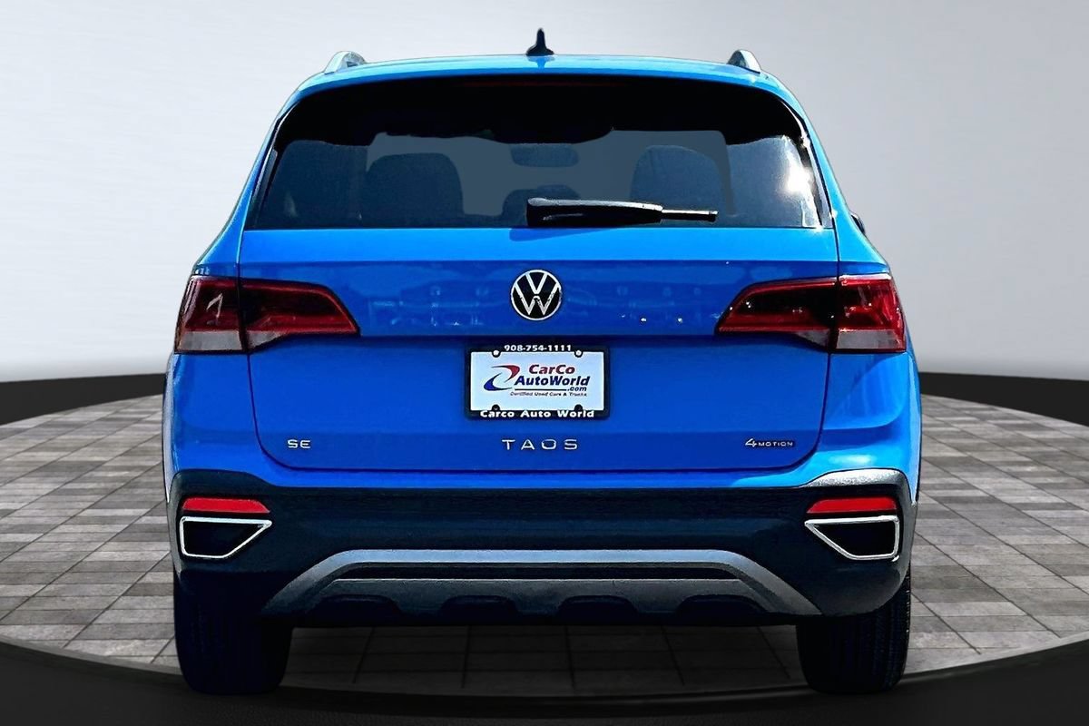 Used 2023 Volkswagen Taos SE w/ Panoramic Sunroof Package AWD/4WD image 6