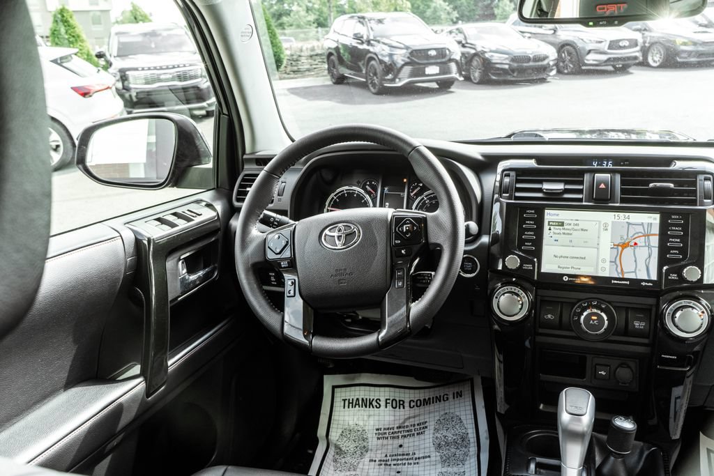 Used 2022 Toyota 4Runner TRD Off-Road Premium AWD/4WD image 15