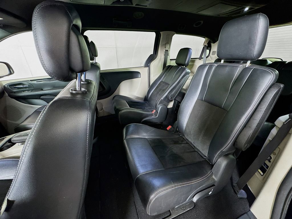 Used 2014 Dodge Grand Caravan SXT FWD image 22