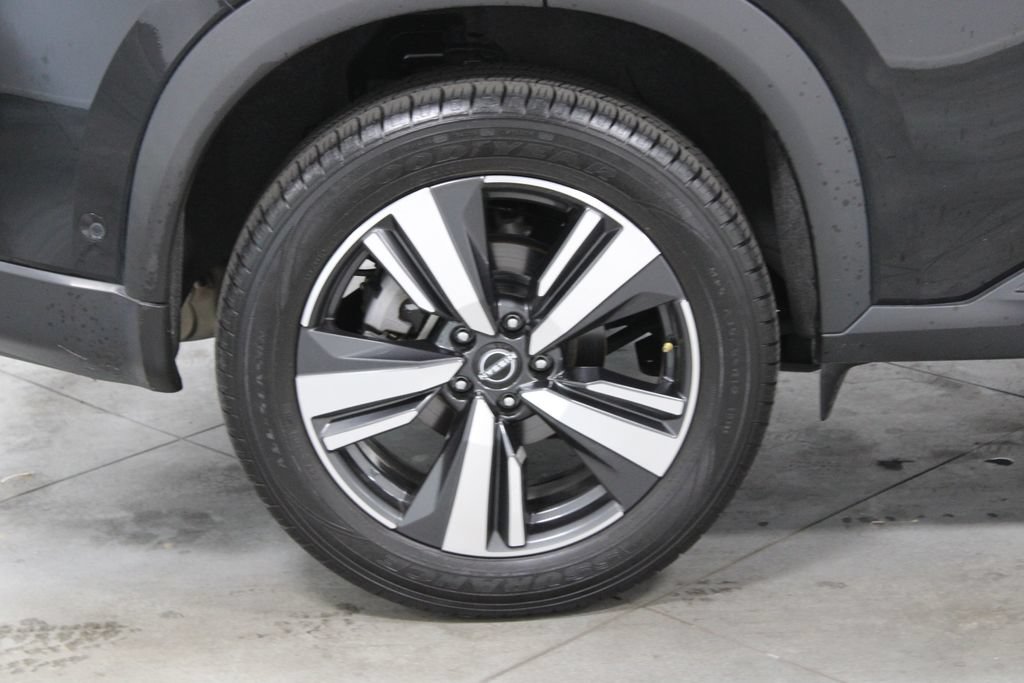 Used 2024 Nissan Rogue SL FWD image 13