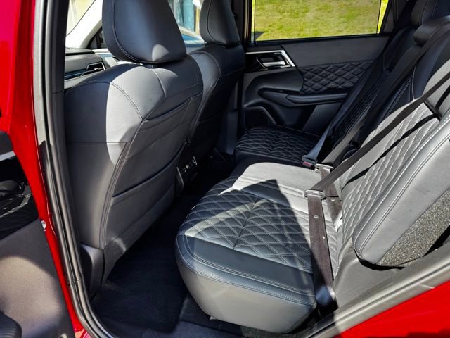 Used 2024 Mitsubishi Outlander SEL FWD image 12