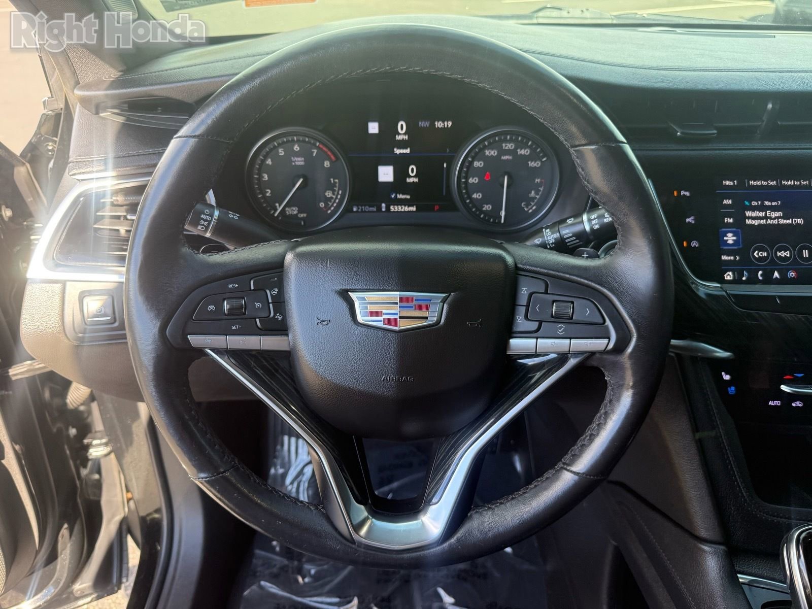 Used 2022 Cadillac XT6 Premium Luxury w/ Technology Package image 14