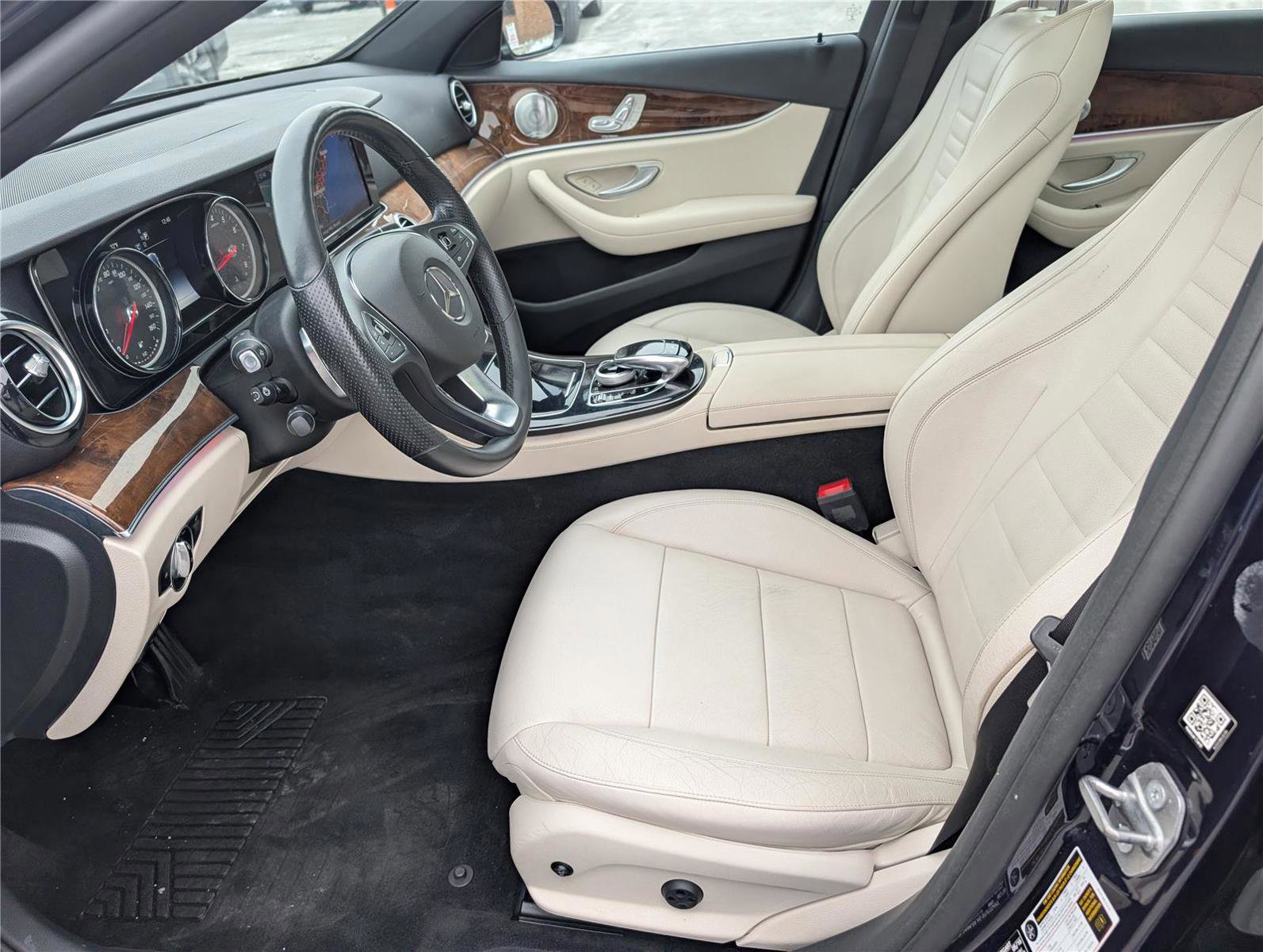 Used 2017 Mercedes-Benz E 300 4MATIC image 15