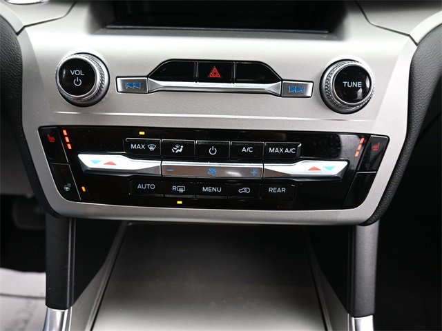 Used 2022 Ford Explorer XLT w/ Equipment Group 202A image 16