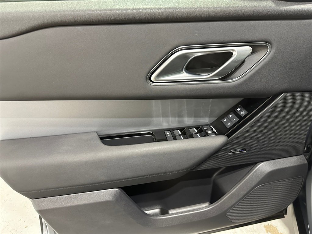 Used 2024 Land Rover Range Rover Velar S image 24