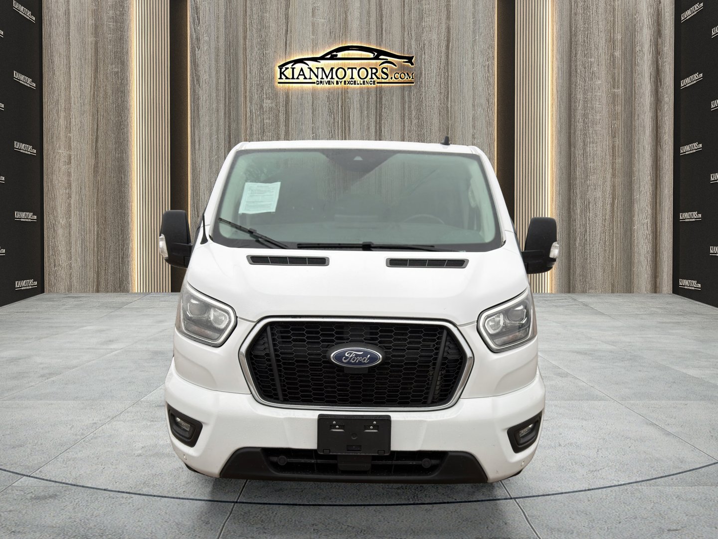 Used 2023 Ford Transit 350 XLT image 2