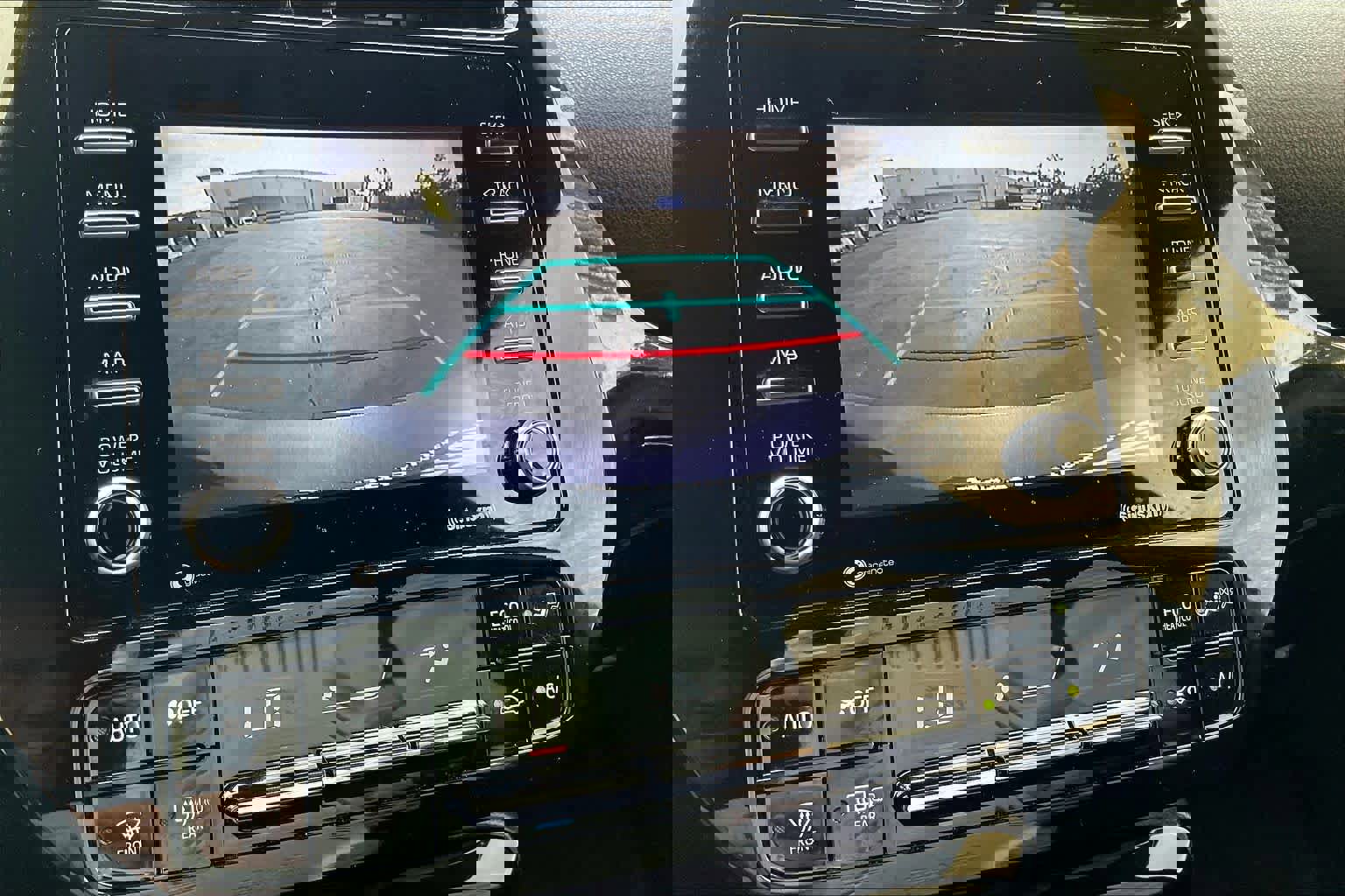 Used 2021 Toyota Prius L Eco image 24