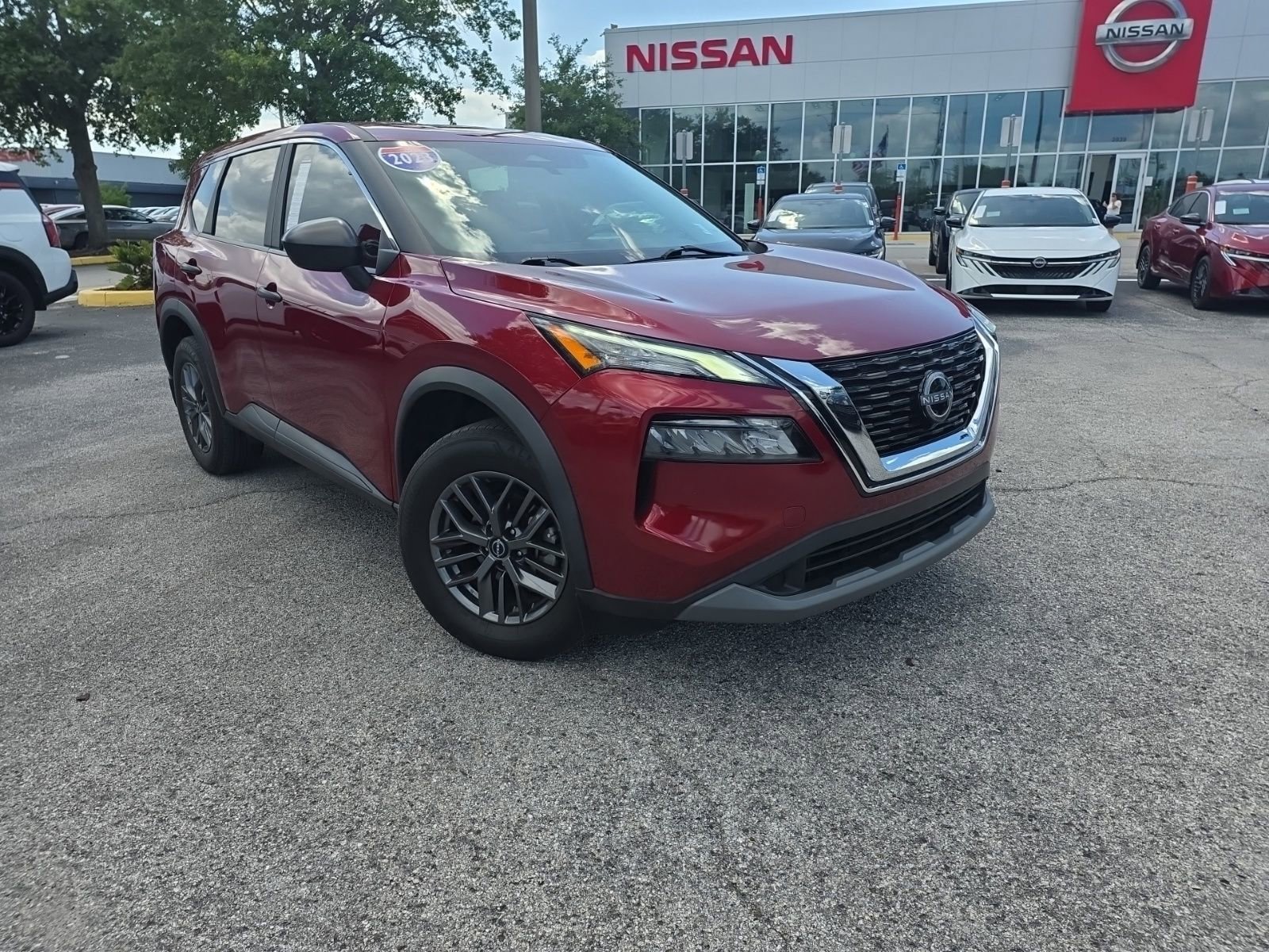 Used 2023 Nissan Rogue S image 3