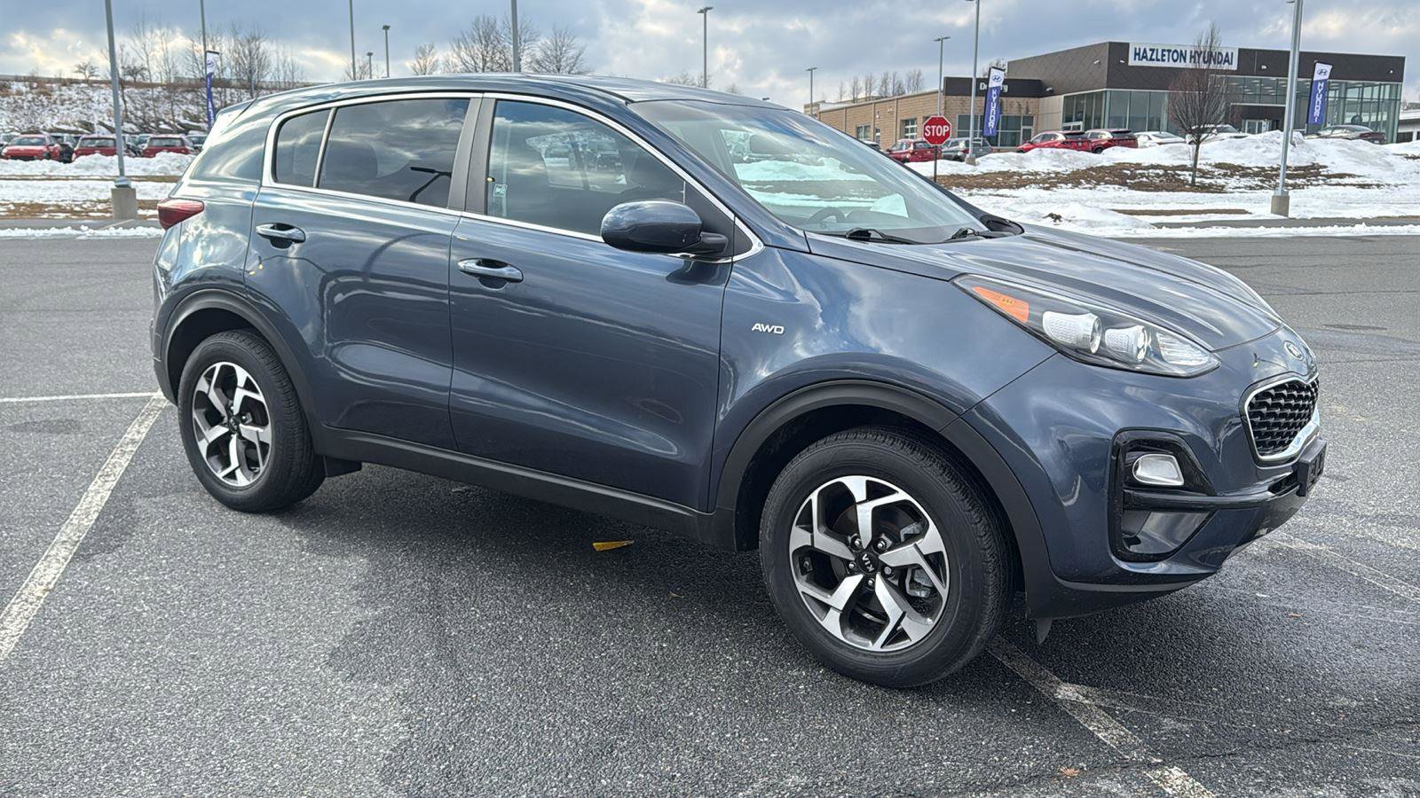 Used 2022 Kia Sportage LX image 2