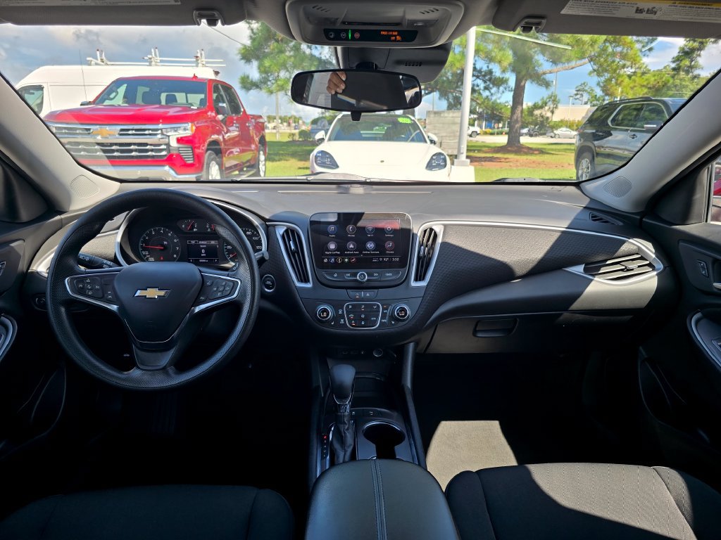 Certified 2025 Chevrolet Malibu LT FWD image 12