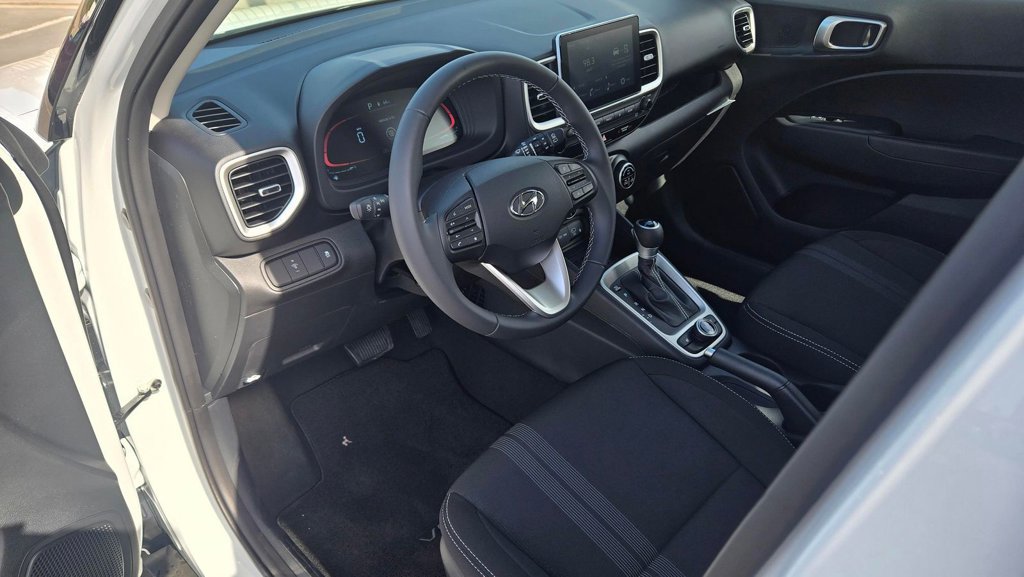New 2026 Hyundai Venue SEL FWD image 7