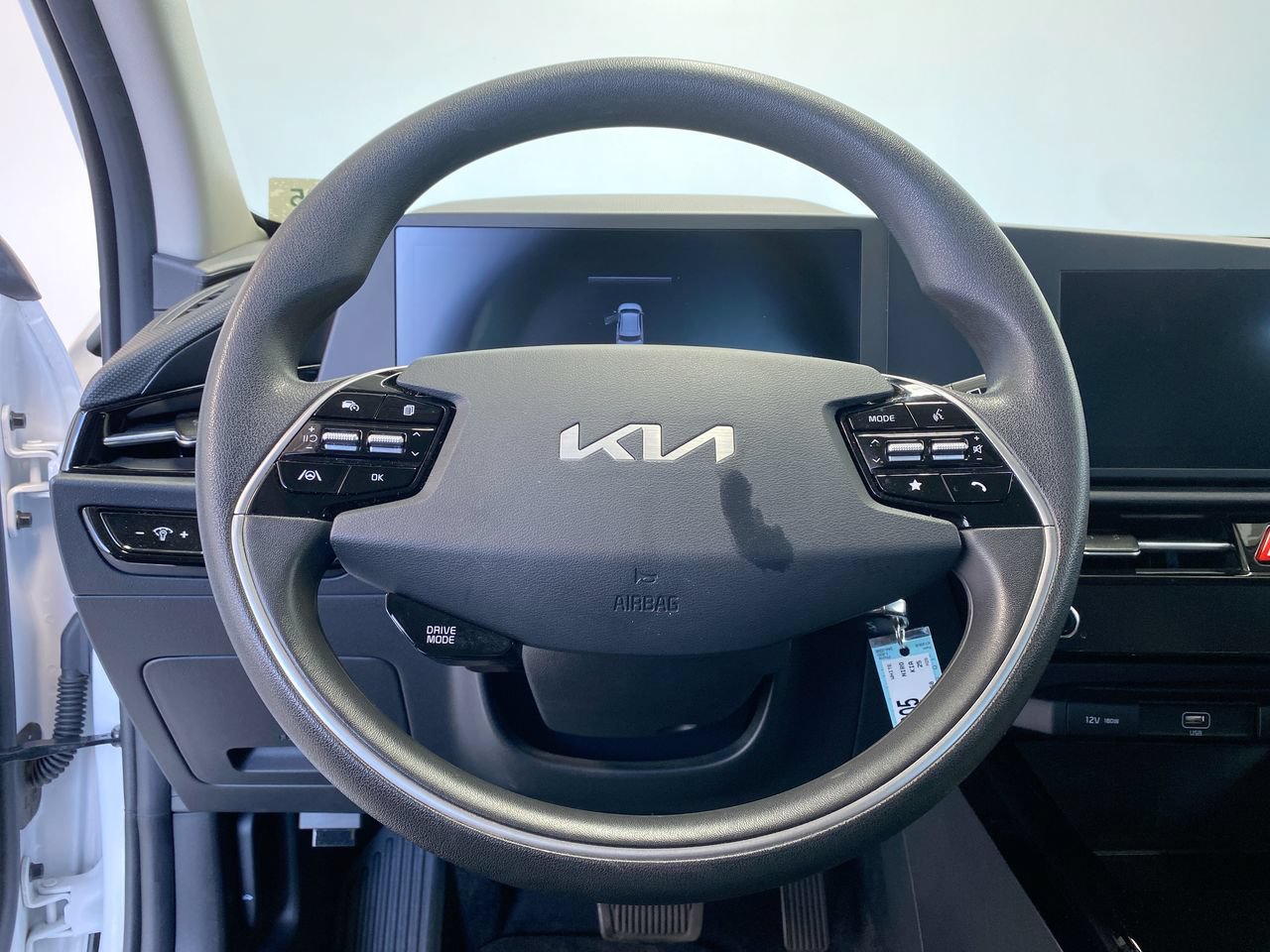 Certified 2025 Kia Niro LX FWD image 21