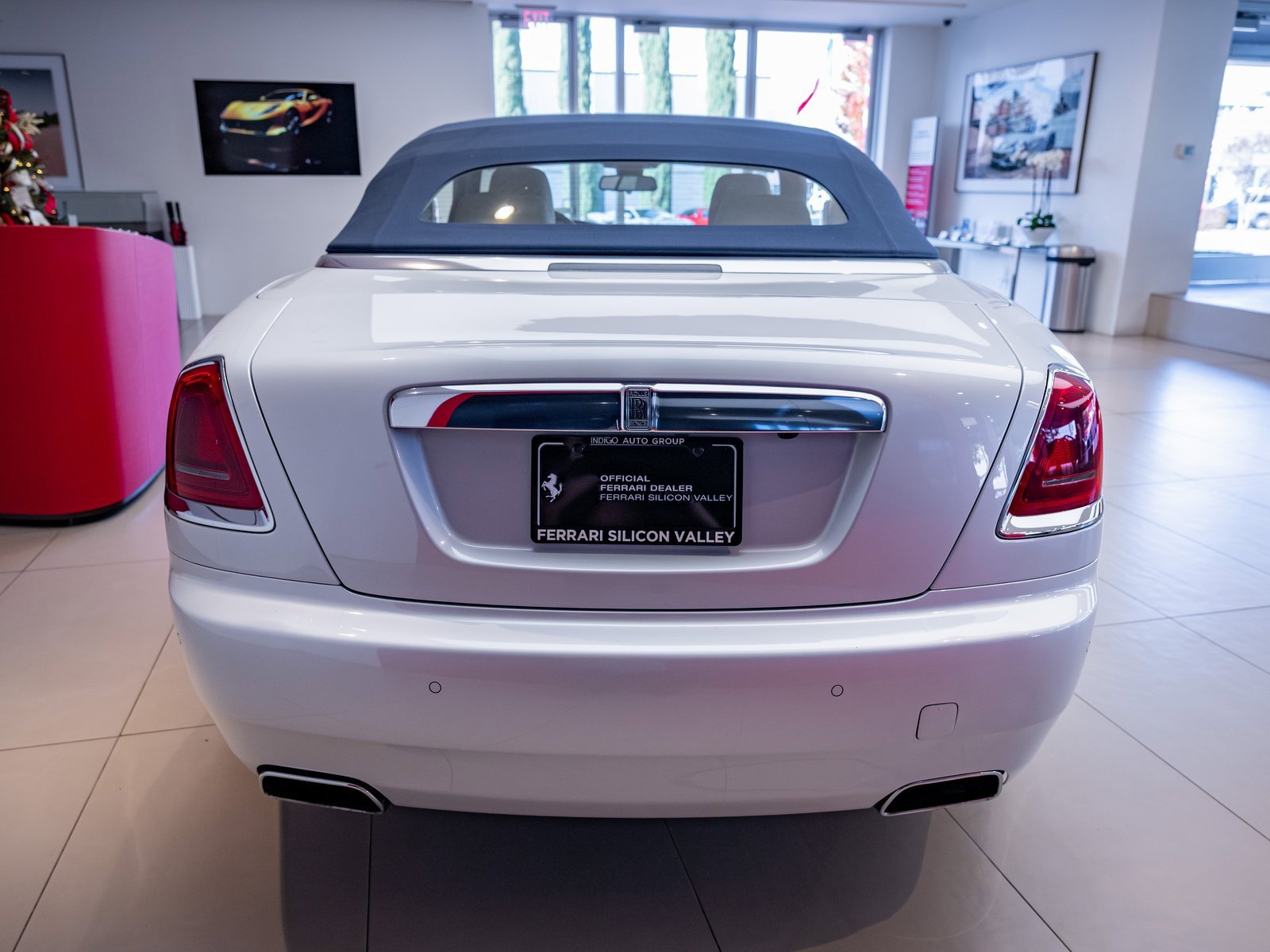 Used 2018 Rolls-Royce Dawn image 32