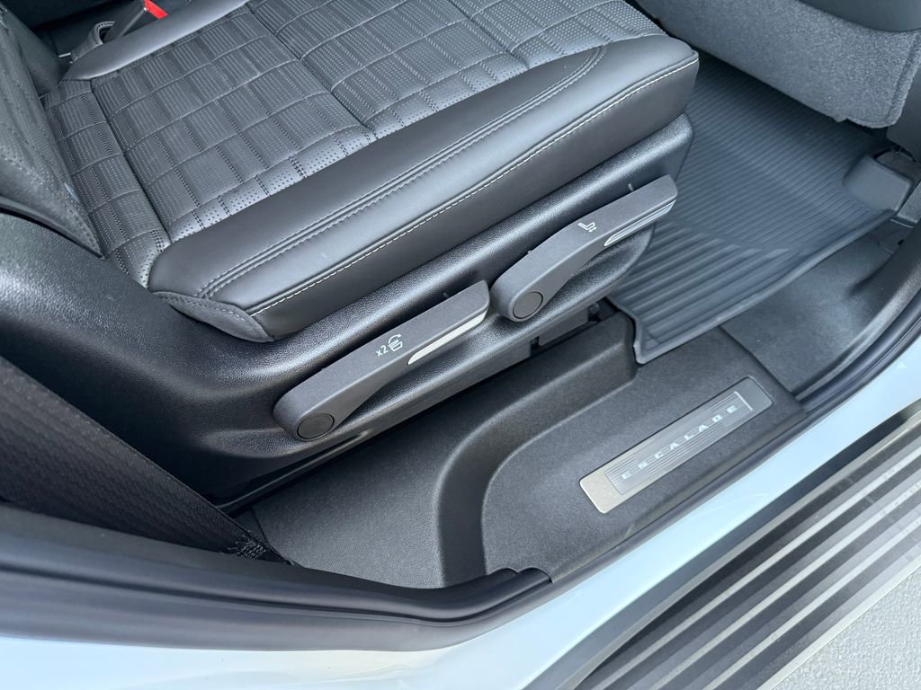 Used 2026 Cadillac Escalade Platinum Sport w/ LPO, ONYX Package image 24