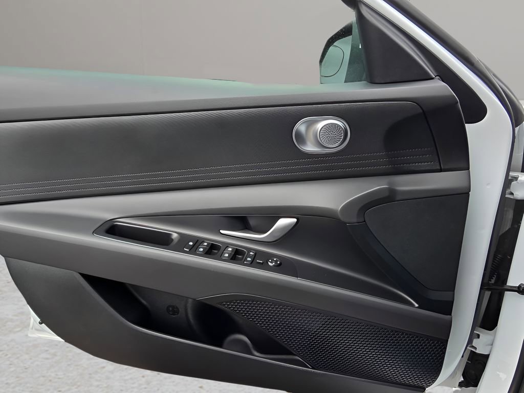 New 2026 Hyundai Elantra Blue image 17