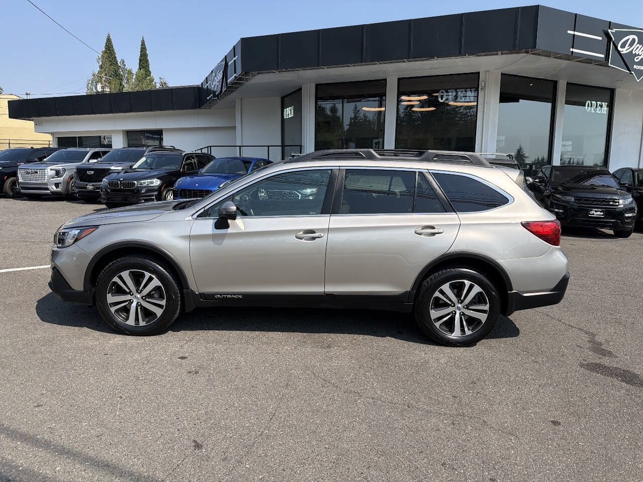 Used 2018 Subaru Outback 2.5i Limited AWD/4WD image 2