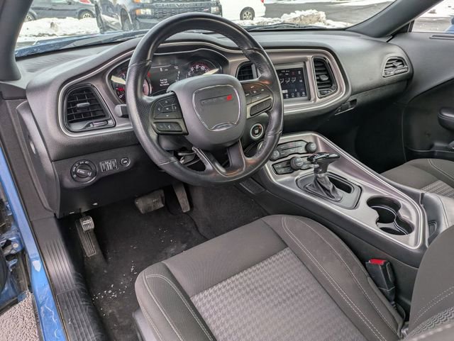 Used 2022 Dodge Challenger SXT w/ Driver Convenience Group image 8
