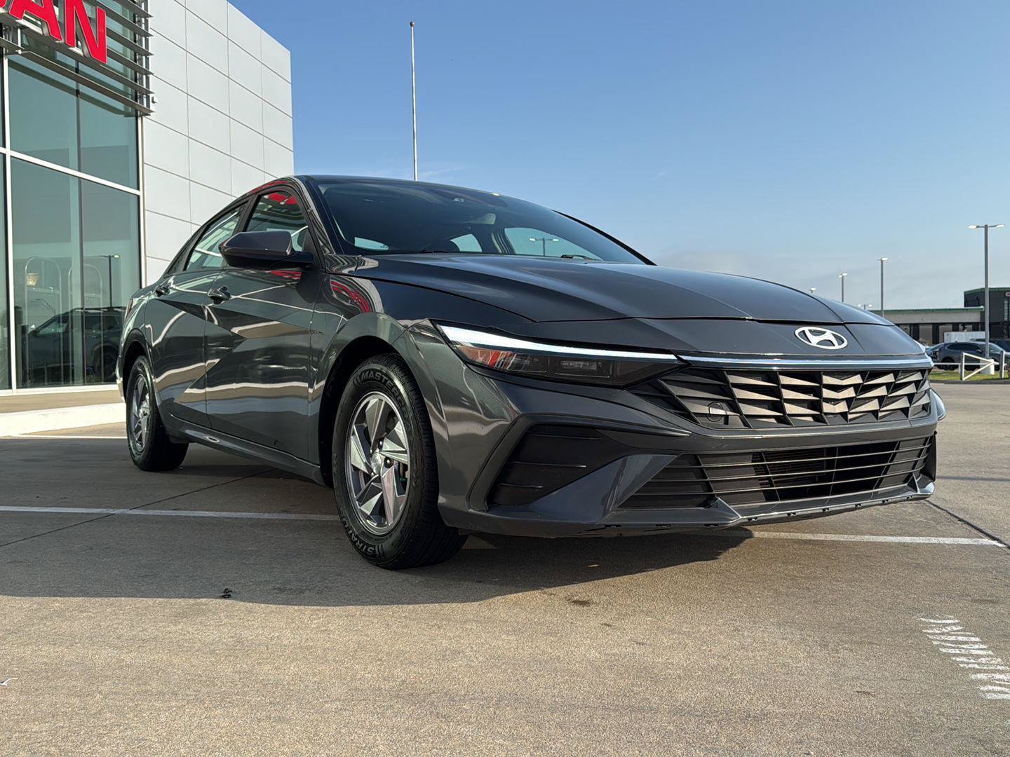 Used 2024 Hyundai Elantra SE FWD image 6