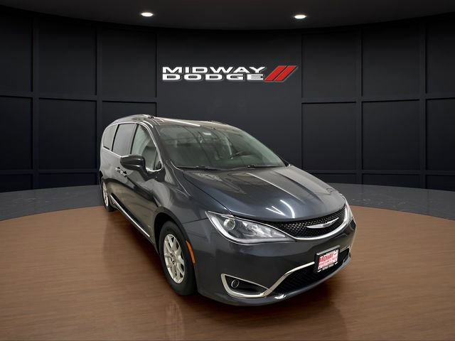 Used 2020 Chrysler Pacifica Touring-L FWD image 6