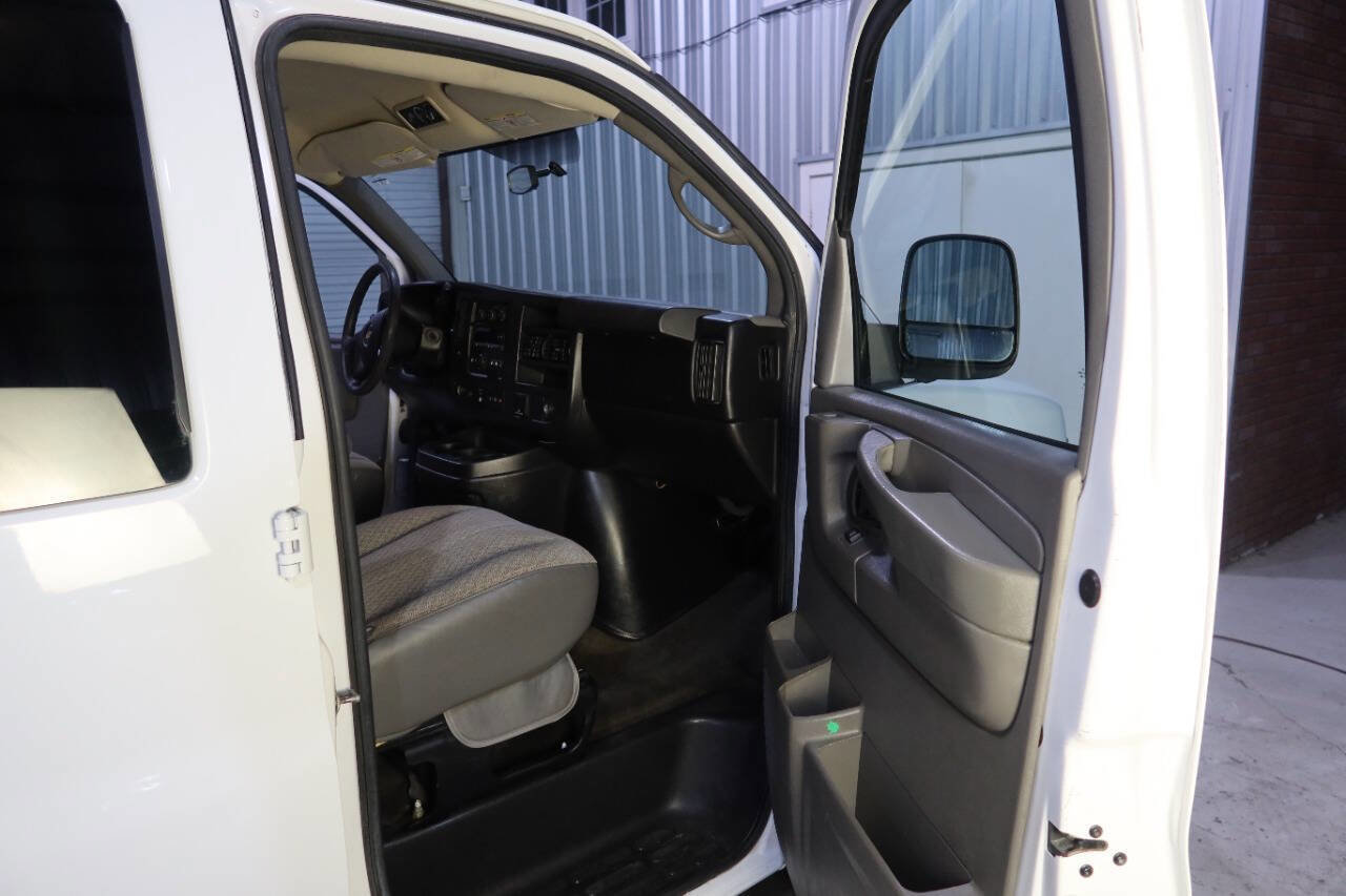 Used 2015 Chevrolet Express 3500 LT w/ LT Preferred Equipment Group image 11