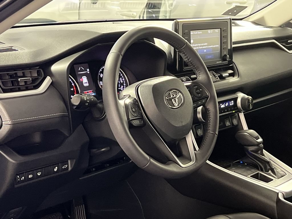 Used 2022 Toyota RAV4 XLE Premium AWD/4WD image 17
