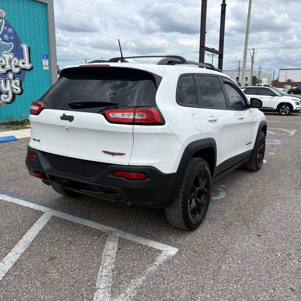 Used 2017 Jeep Cherokee Trailhawk w/ Comfort/Convenience Group AWD/4WD image 3