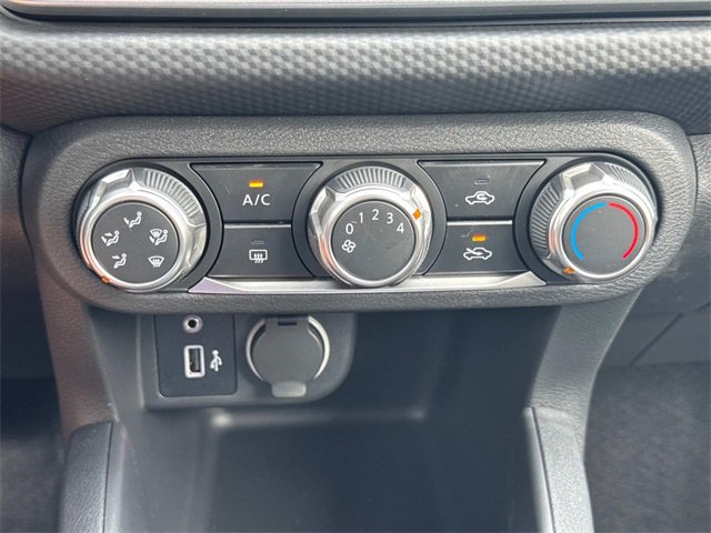 New 2025 Nissan Kicks Play S image 32